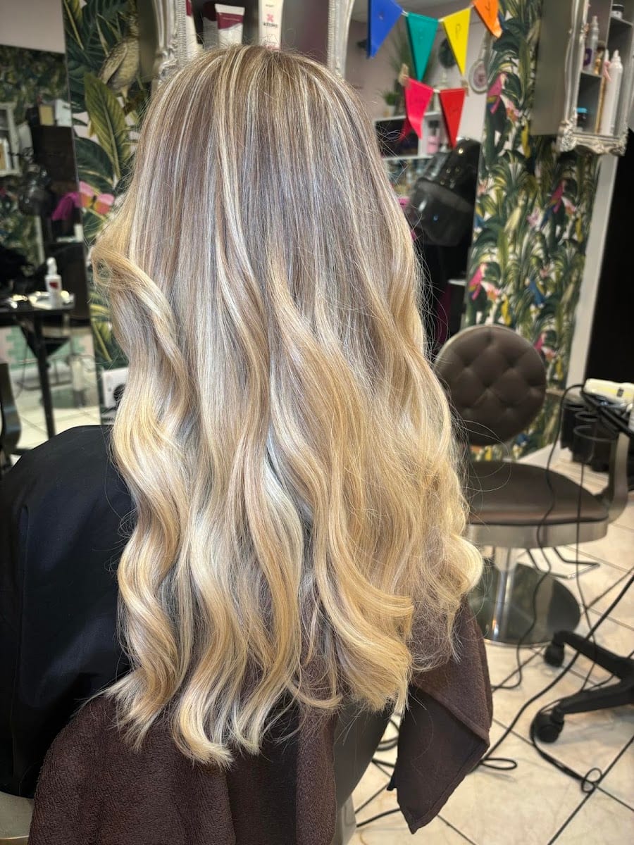 Chestnut Hair, photo 3