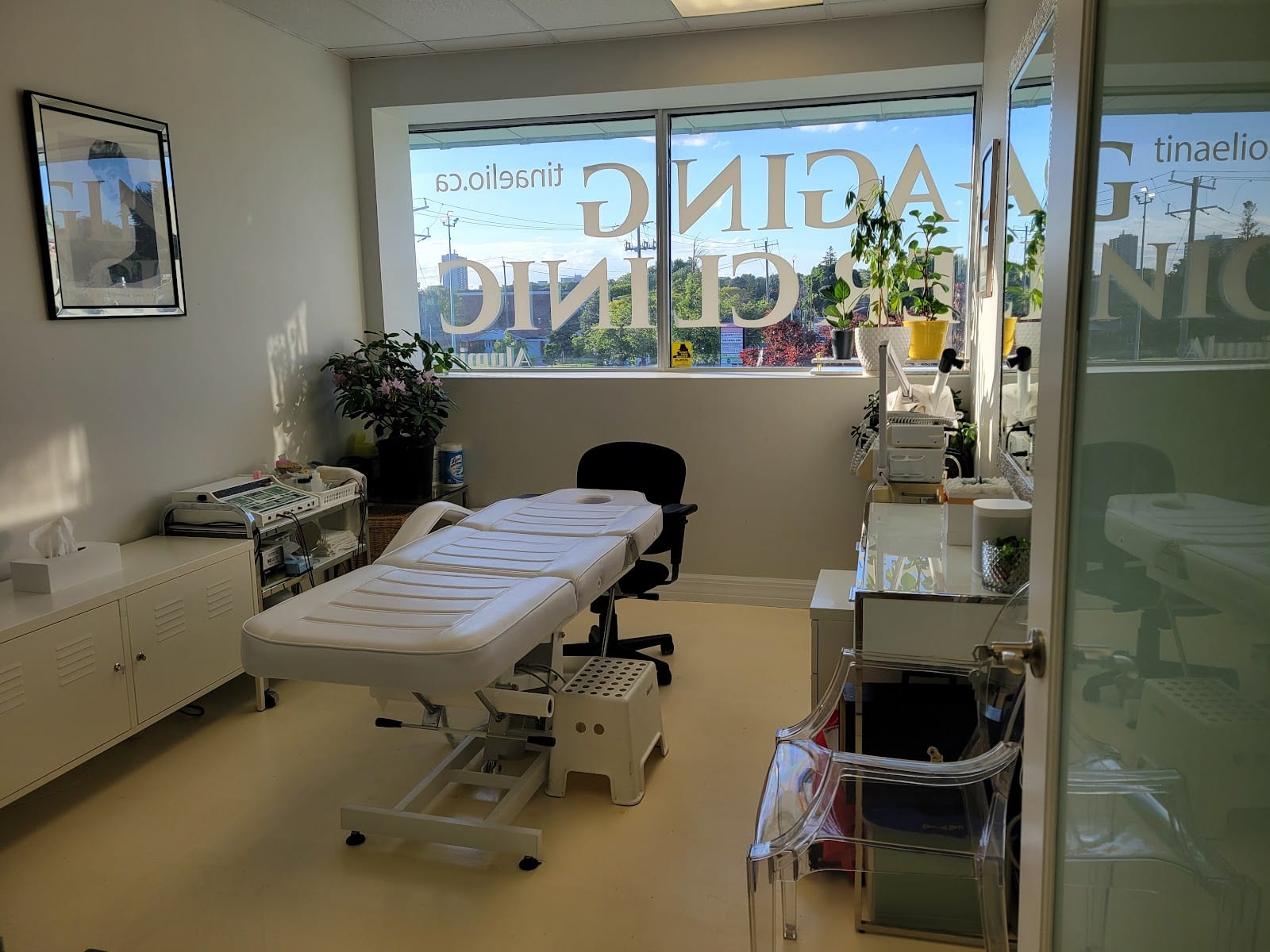Mirage Beauty Salon
