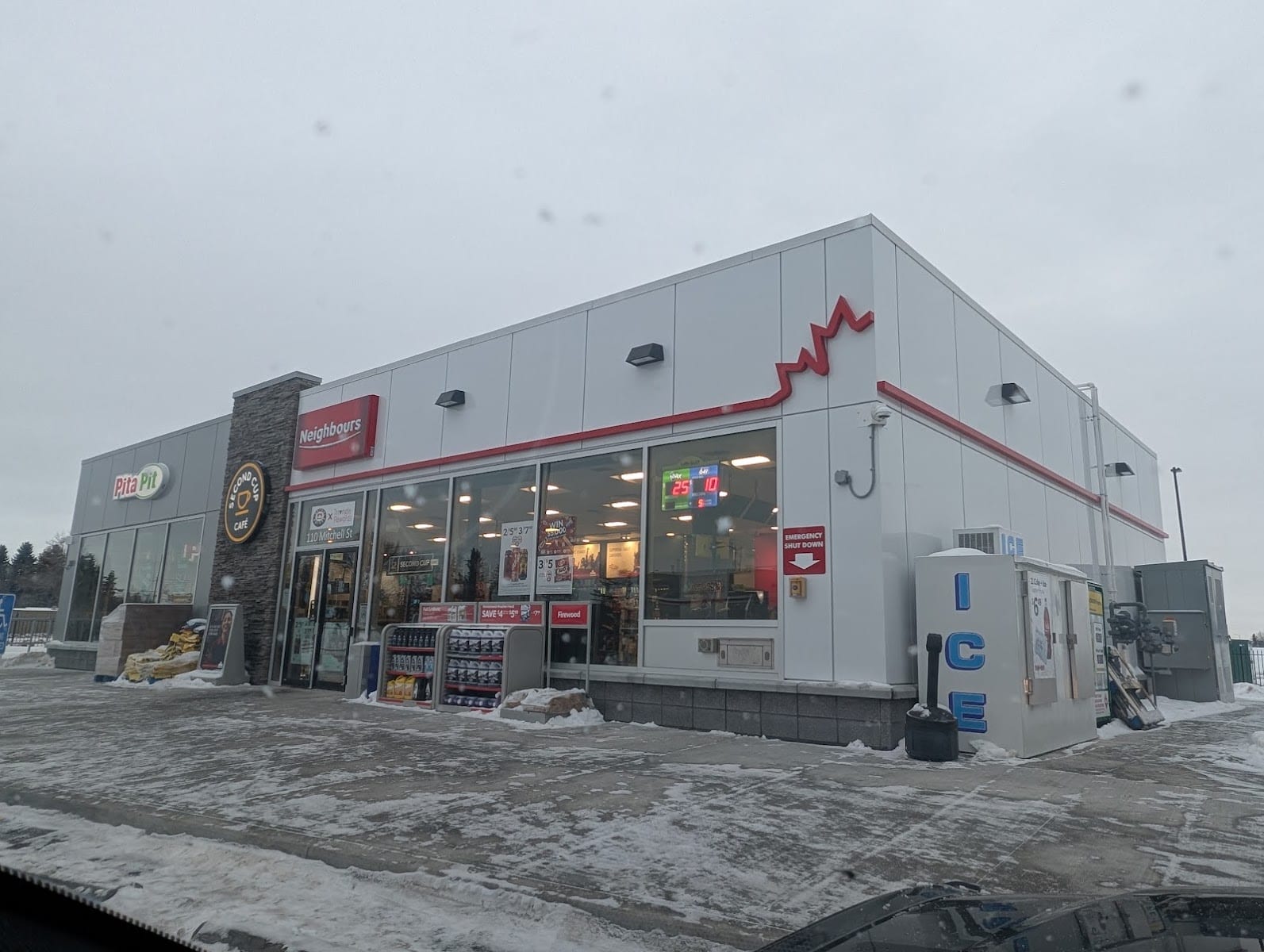 Petro-Canada & Car Wash, photo 2