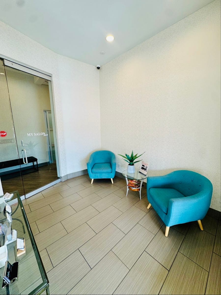 Amy Isabella Salon, photo 4