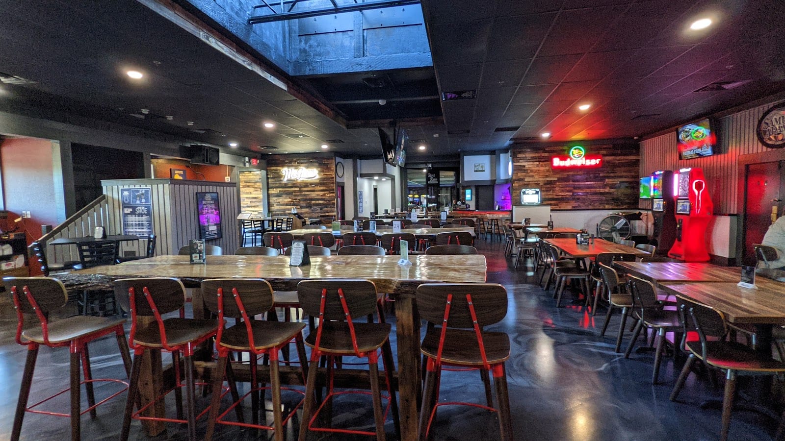 Bobby McGees Good Times Pub | Restaurant / Bar