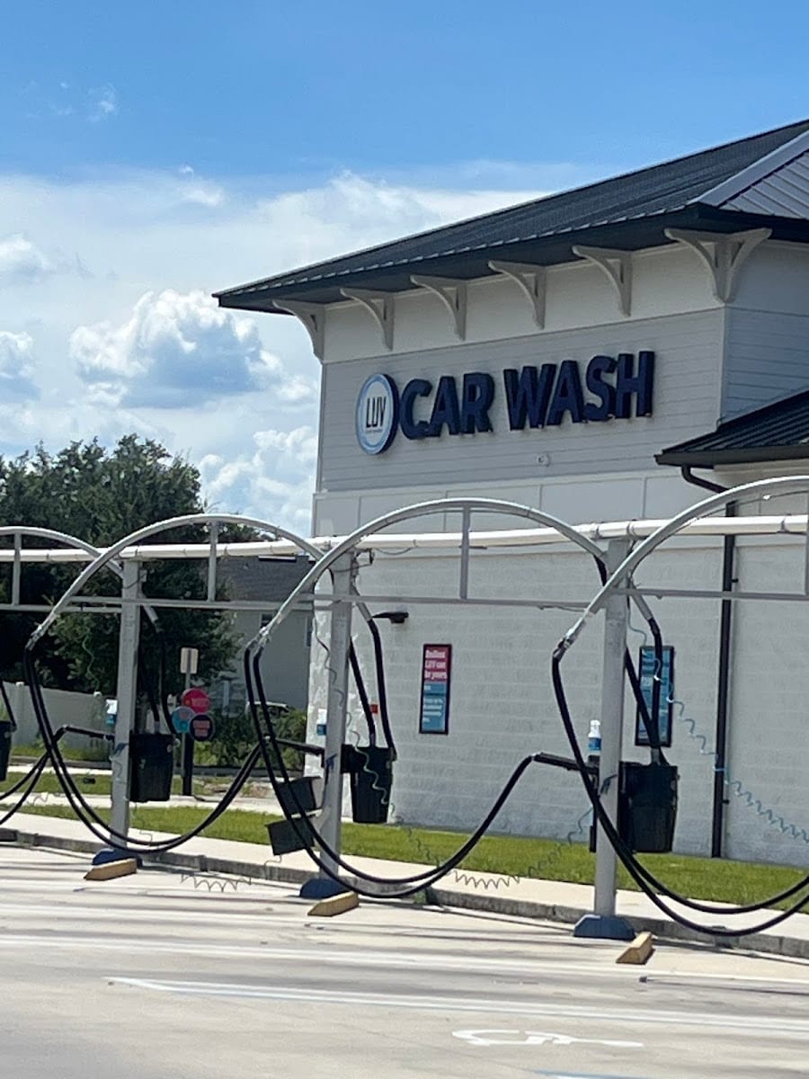 LUV Car Wash, photo 2