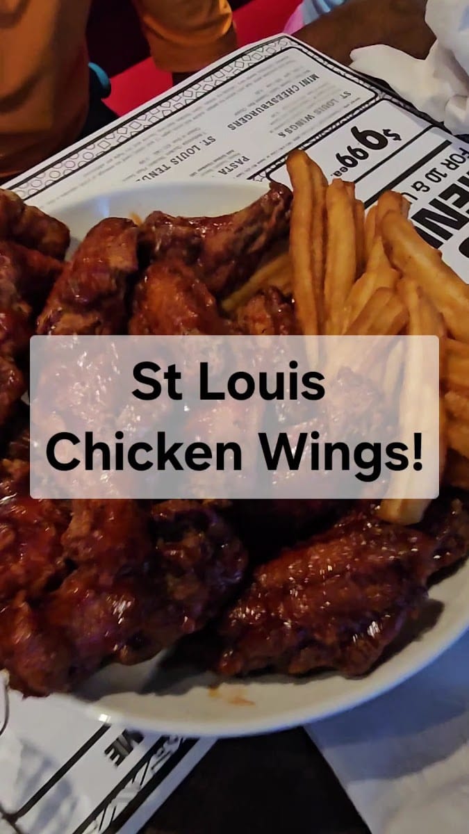 St. Louis Bar & Grill, photo 3