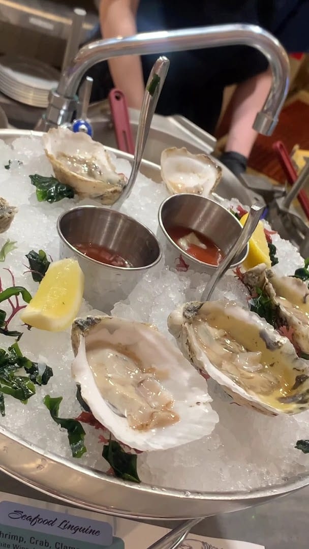 Red Rock Oyster Bar, photo 2