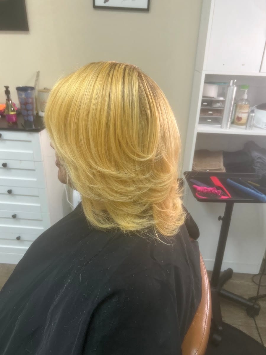 Signature Tresses Hair Co., photo 2
