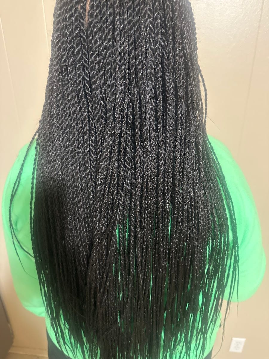 Safari African Hair Braiding, photo 2