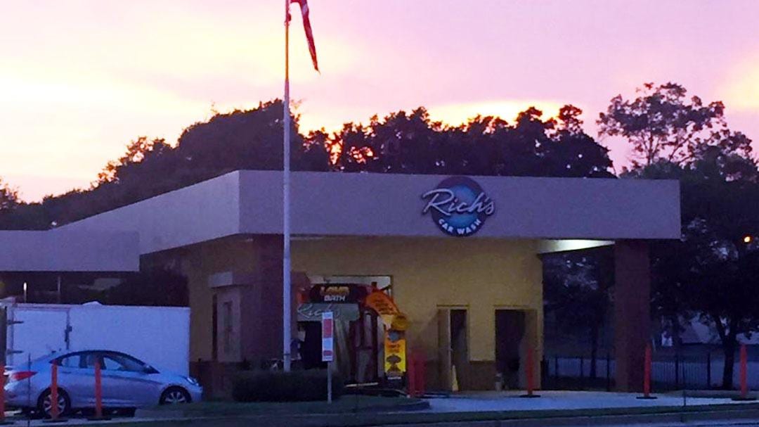 Rich's Car Wash - University, photo 2