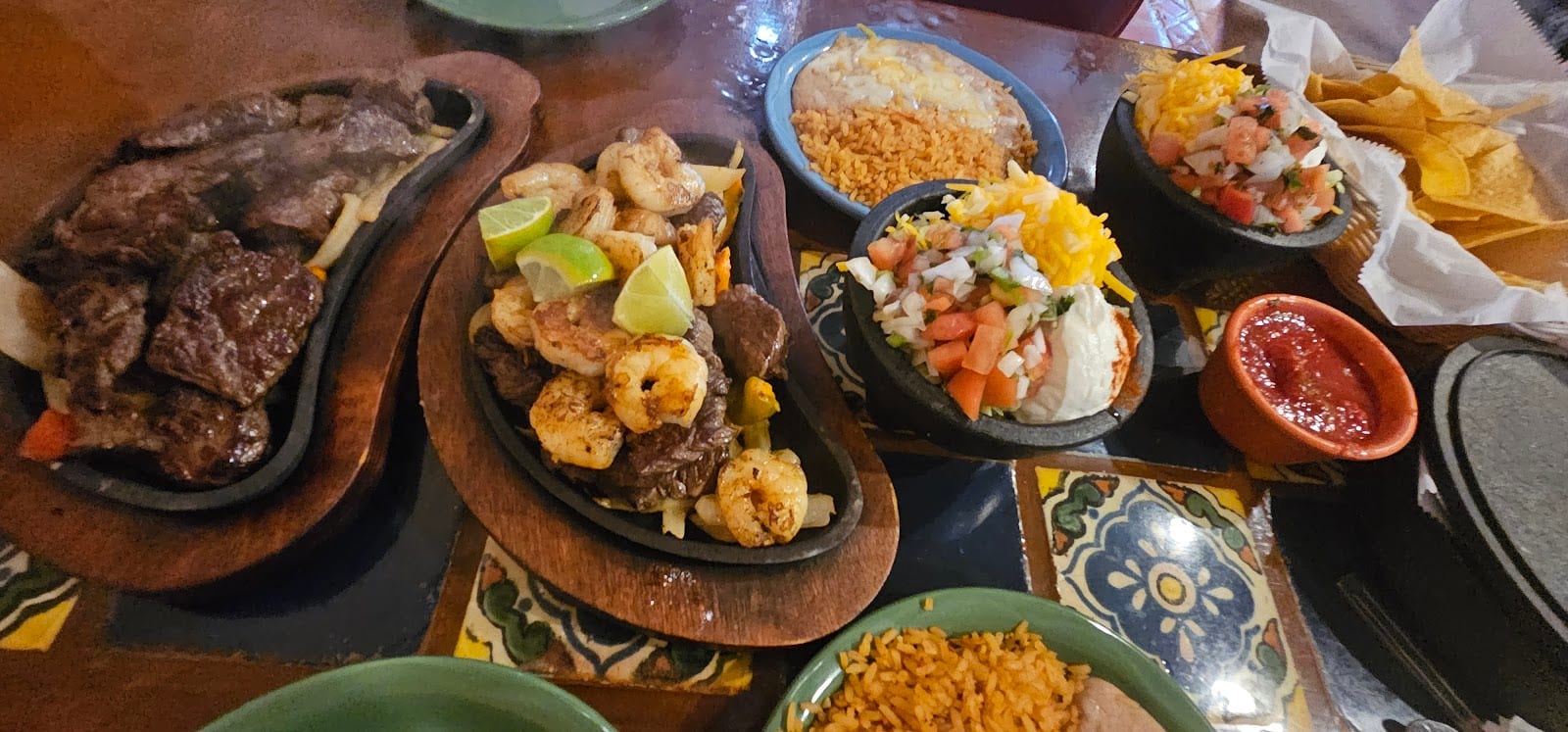 Mi Pueblo El Restaurante Mexicano - Bee Ridge