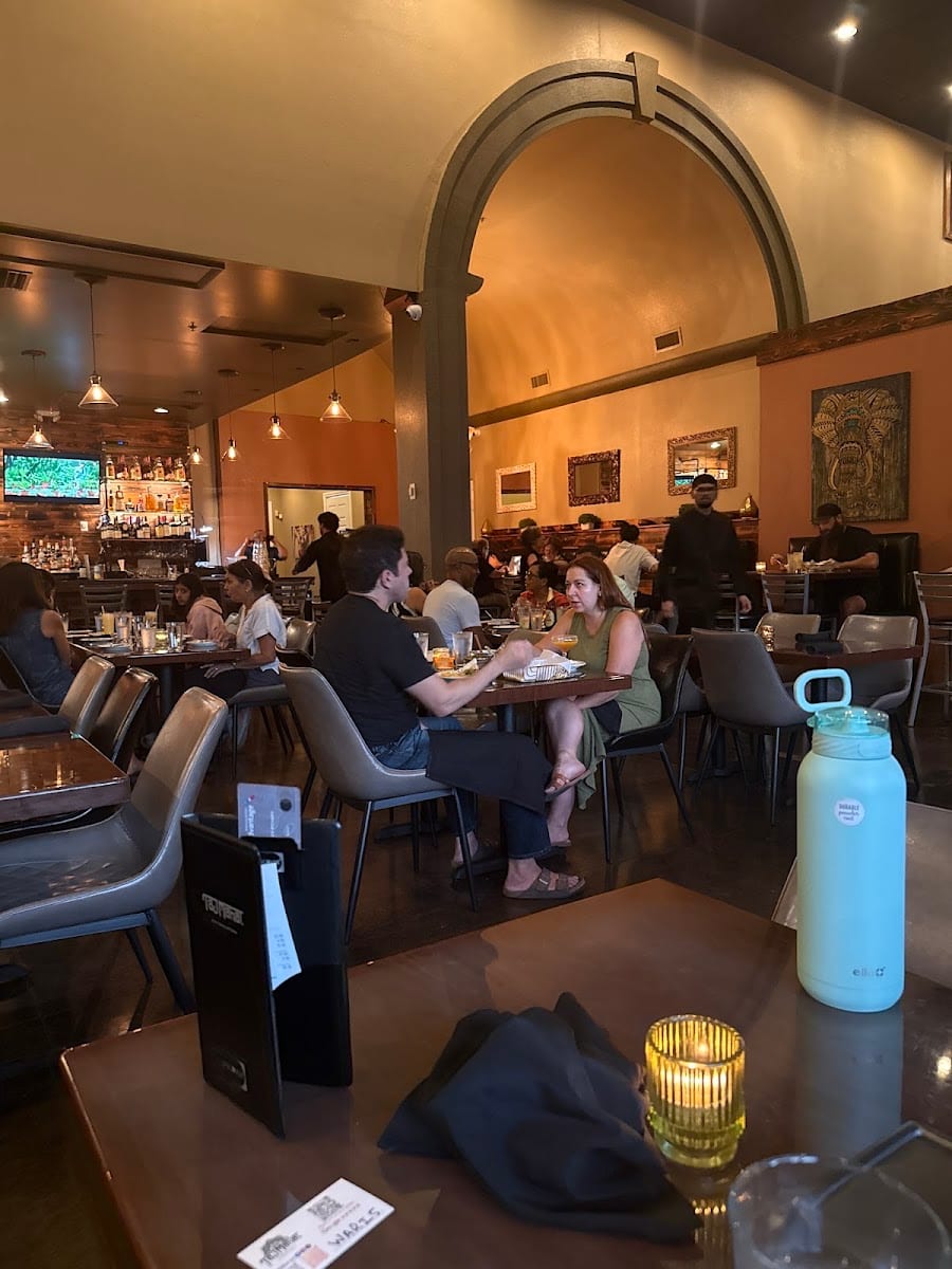 Taj Mahal Restaurant & Lounge