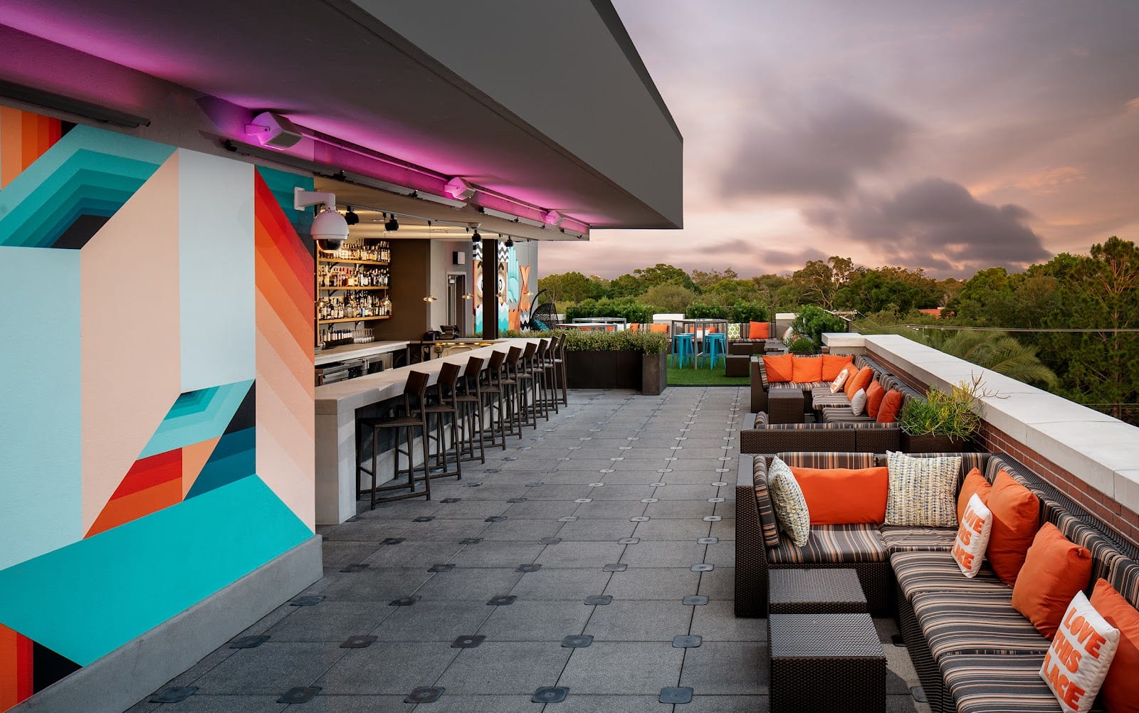 EDGE Rooftop Cocktail Lounge, photo 2