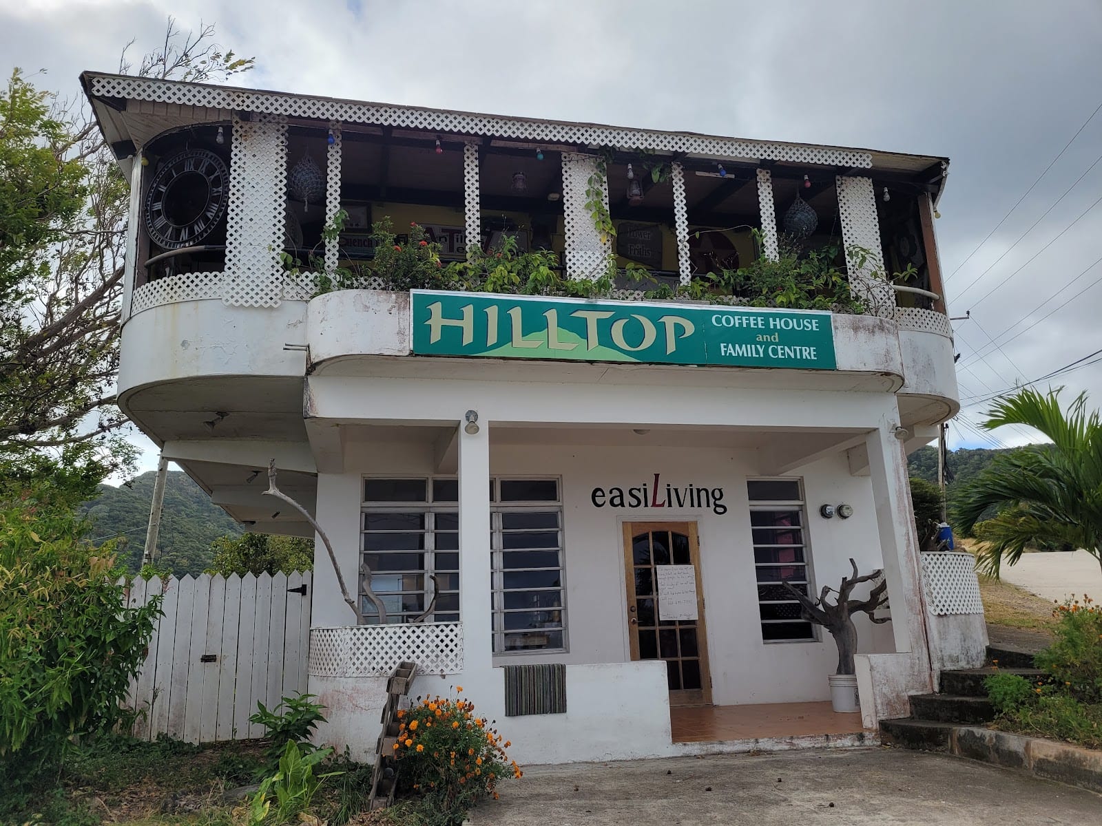 Hilltop cafe lounge and bar, photo 2