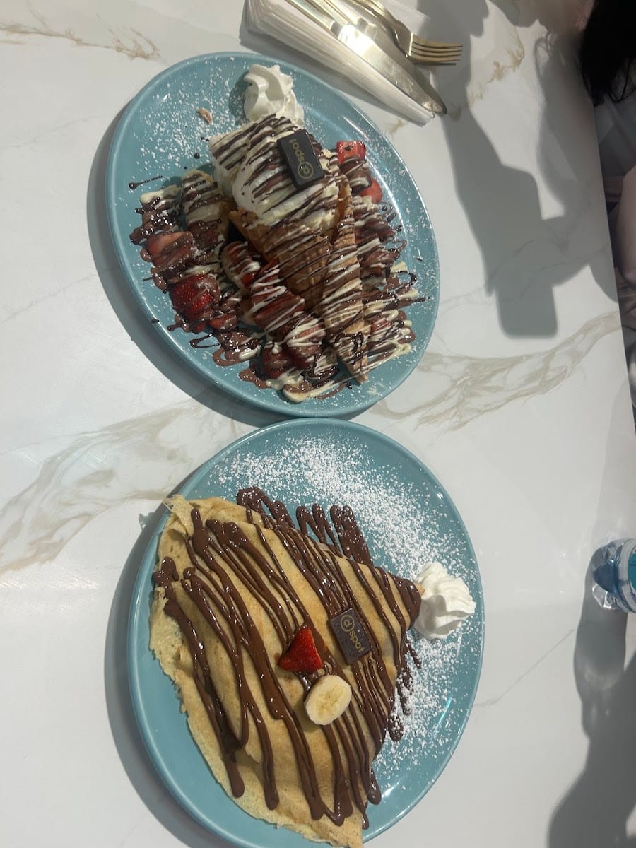 D Spot Dessert Cafe North York, photo 3