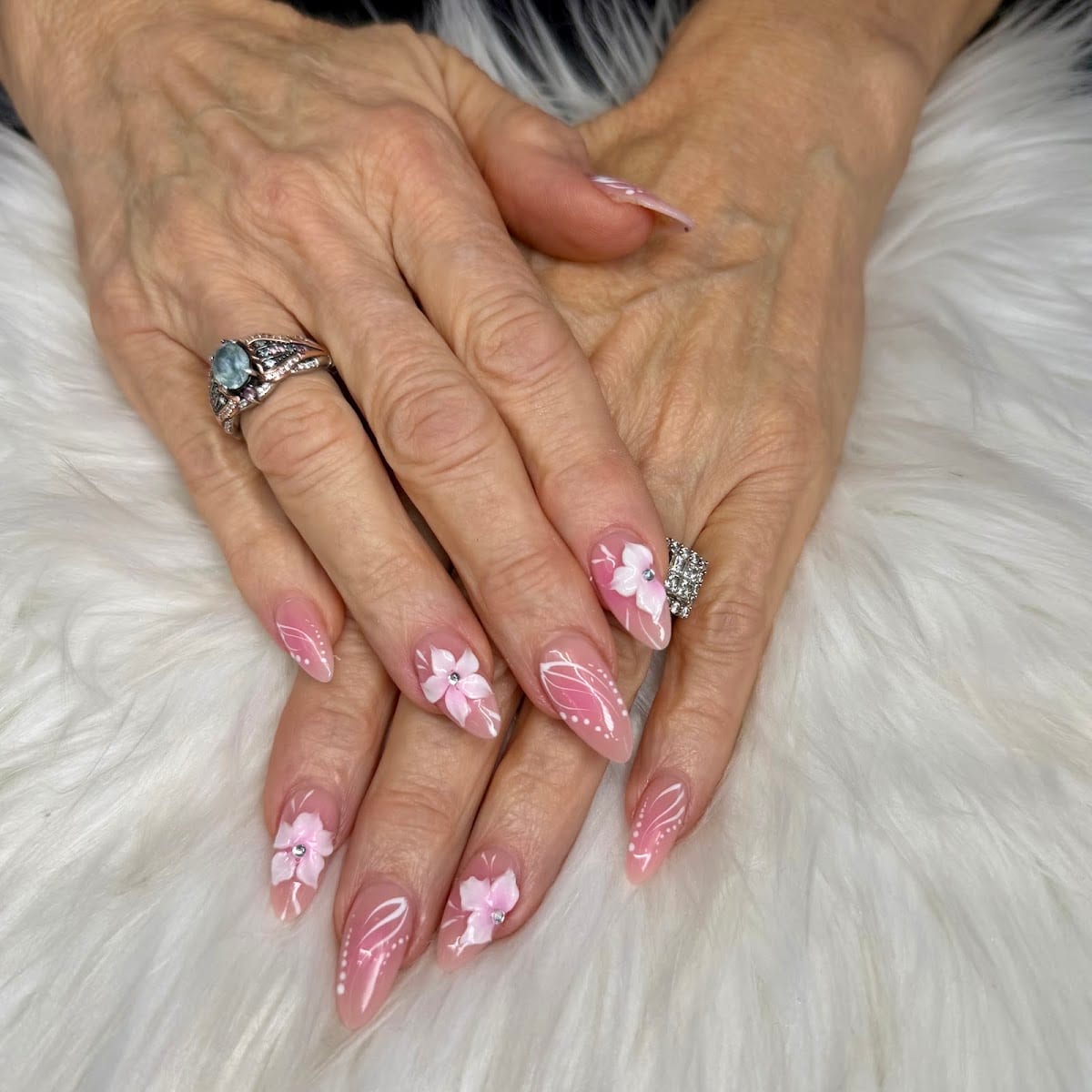 Love Diamond Nails, photo 4