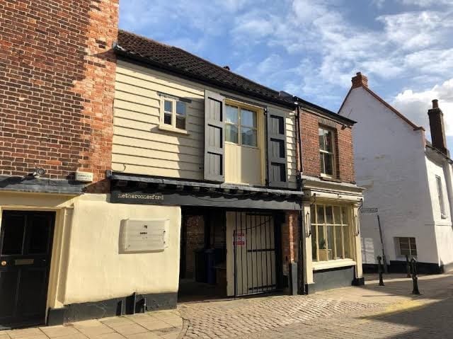 Stunning City Centre House With Hot Tub & Cinema Room