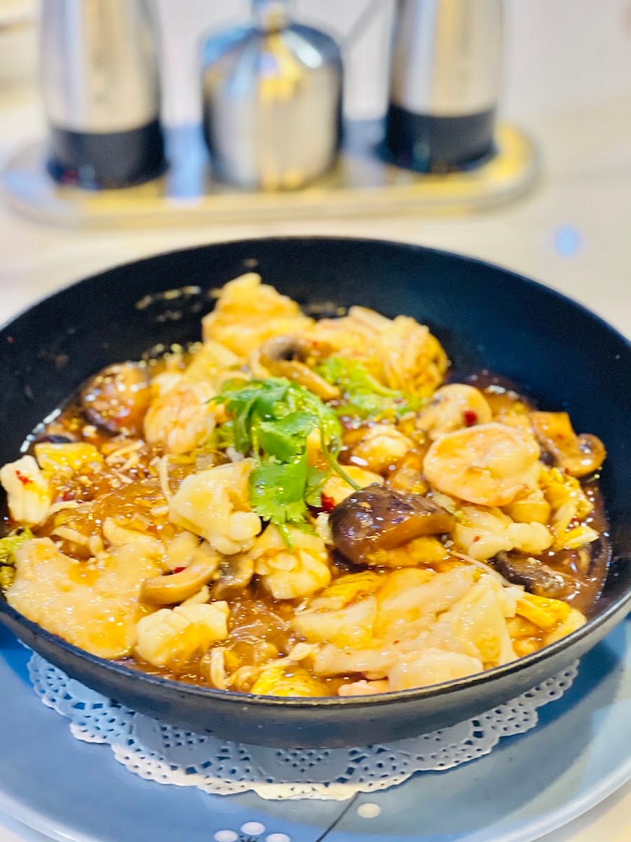 Dumpling House
