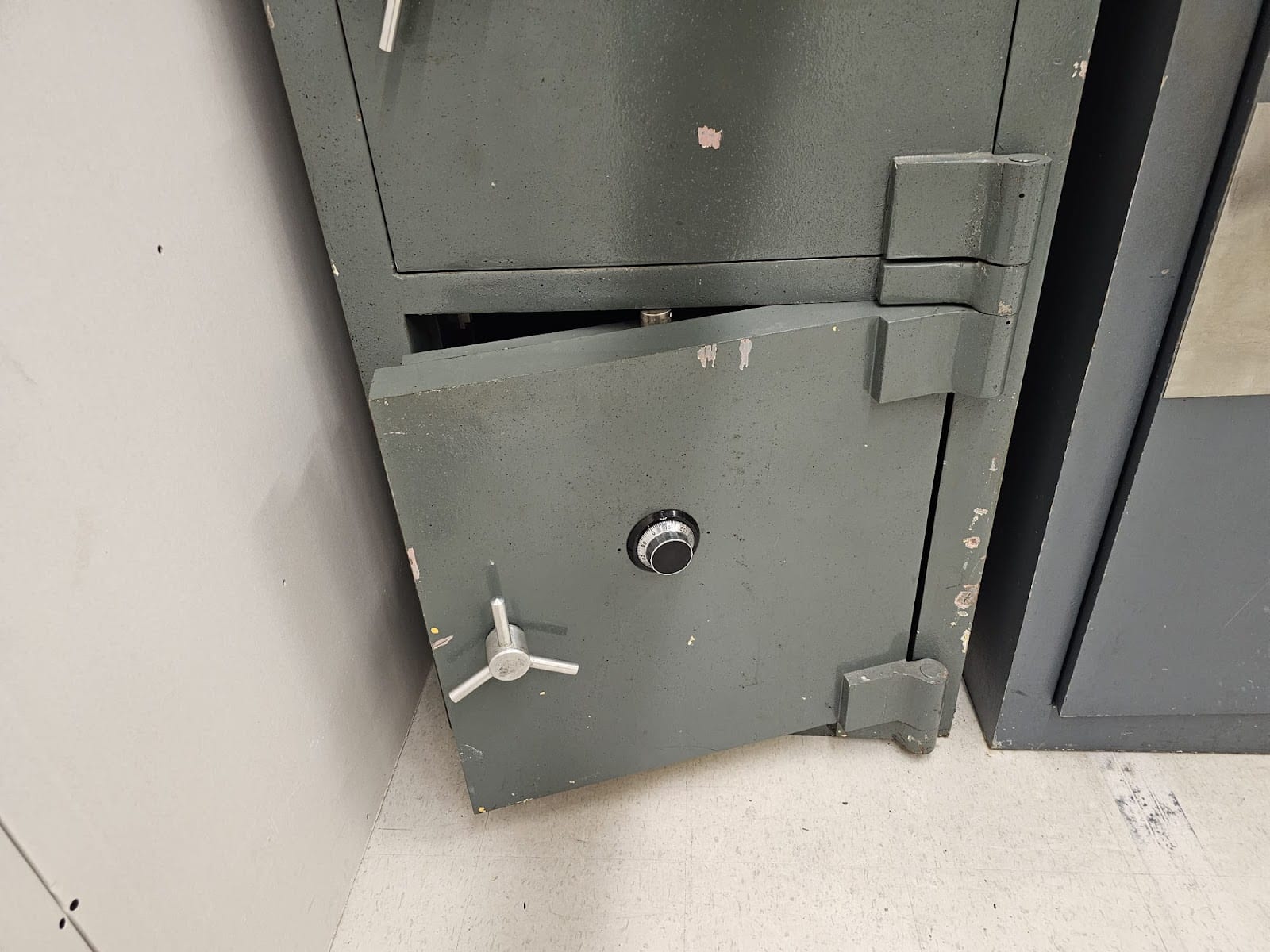 Safe and Vault Shop