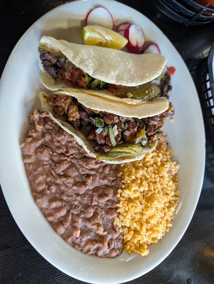 YOSSIE'S CANTINA