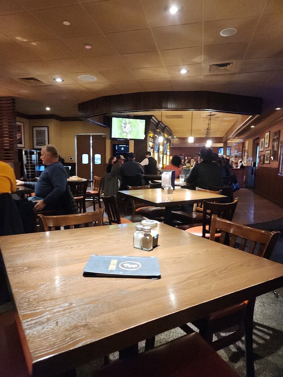 J's Pub & Grill, photo 2