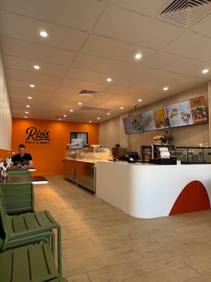Rio's Rolls and Bowls, photo 3