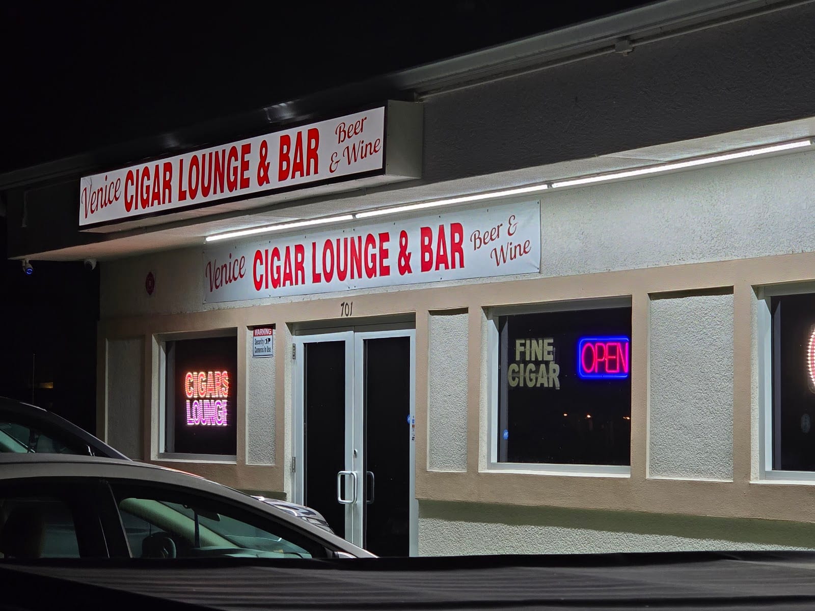 Venice cigar lounge & Bar