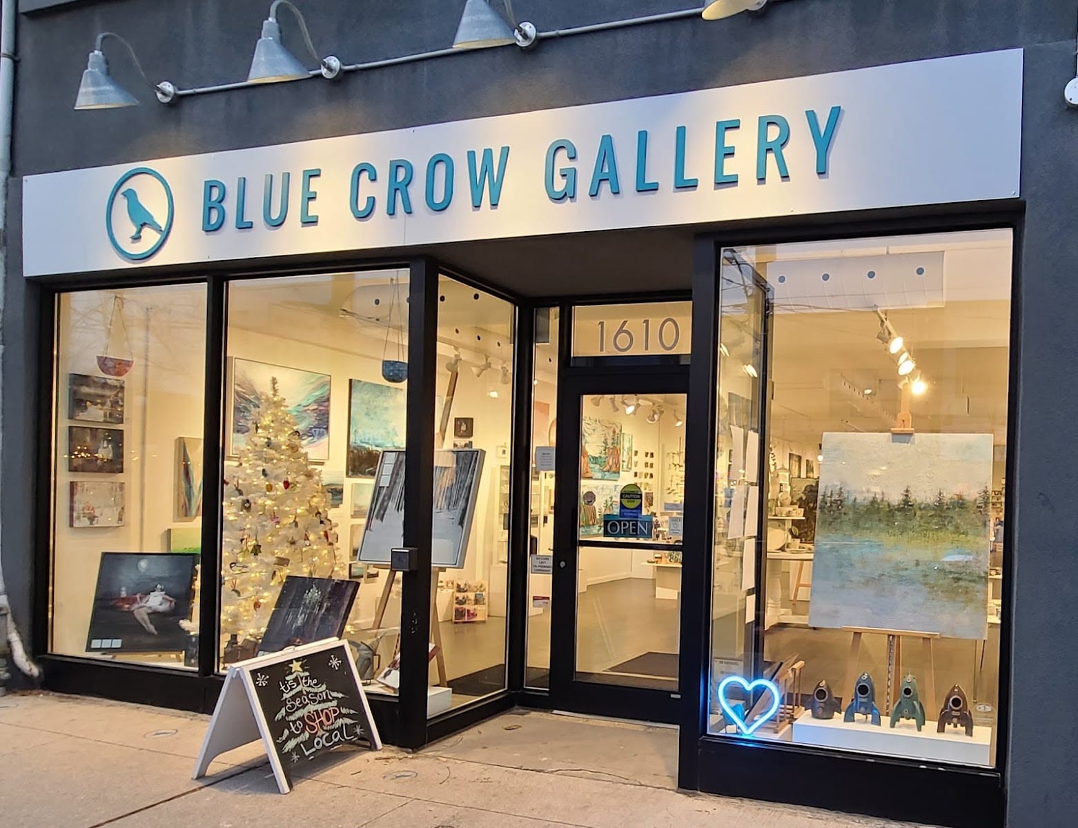 Blue Crow Gallery, photo 3