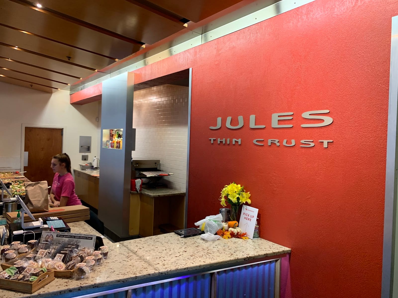 Jules Thin Crust, photo 2