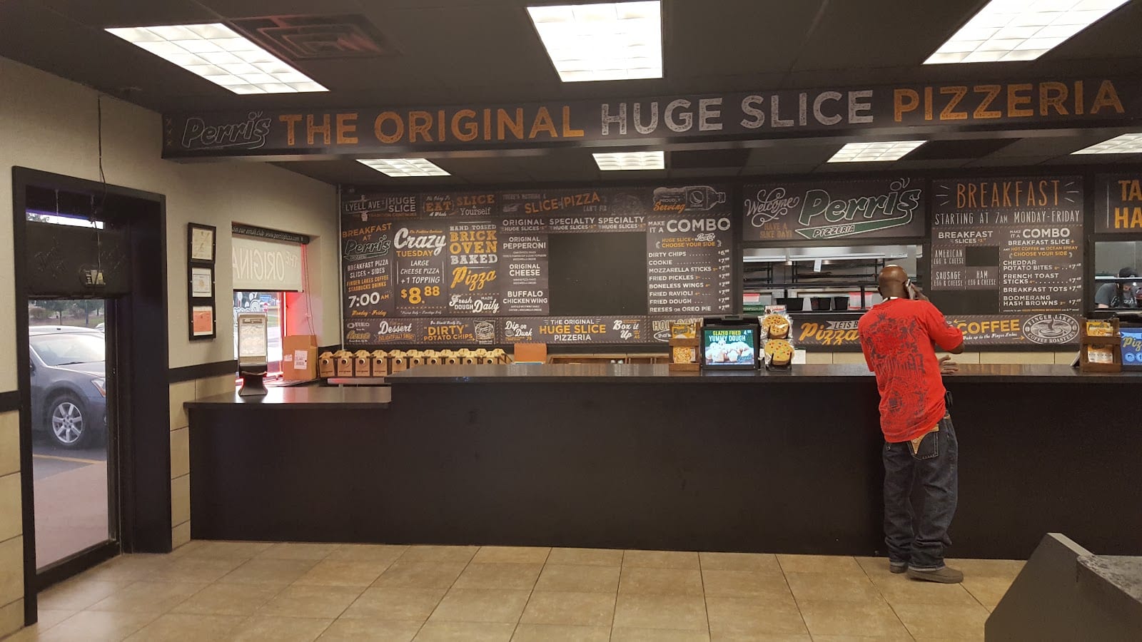 Perri's Pizzeria, photo 2