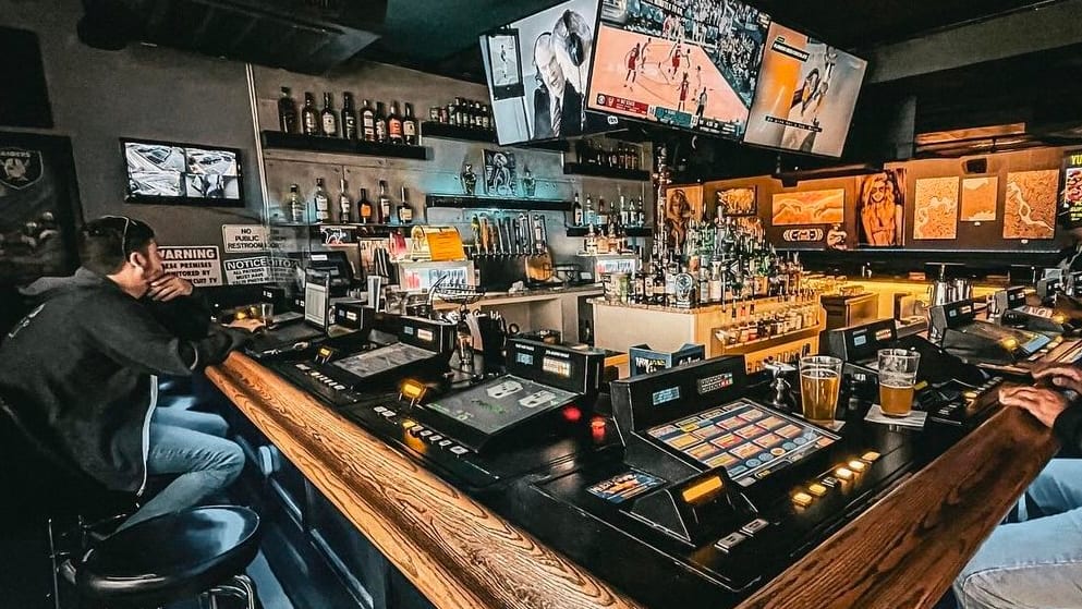 The Charleston Tavern, photo 2
