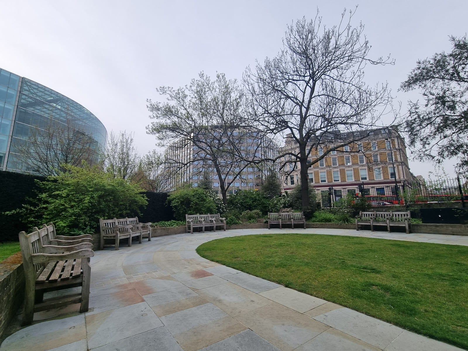 St Andrew Holborn Garden, photo 3