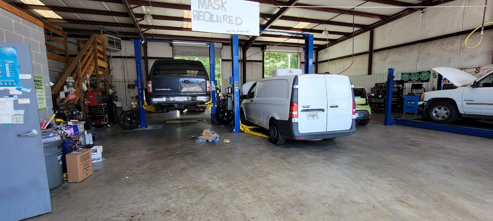 Lee's Friendly Auto Repairs