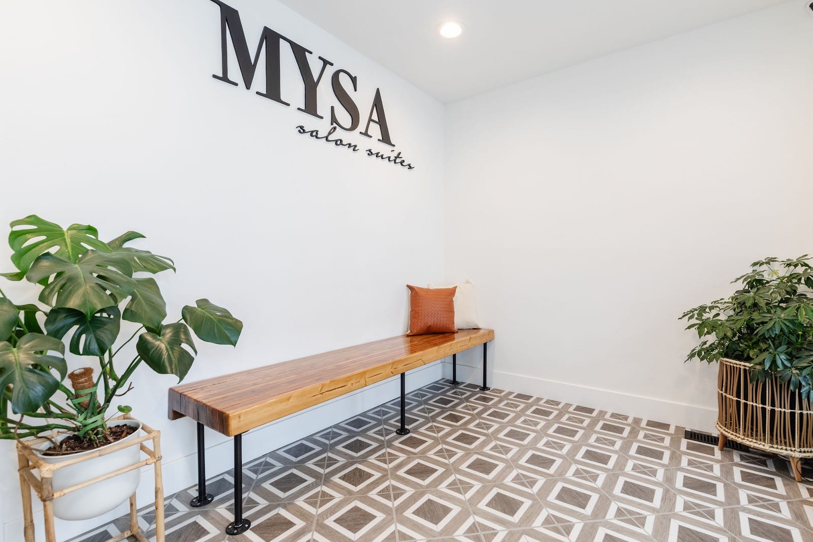 Mysa Salon Suites