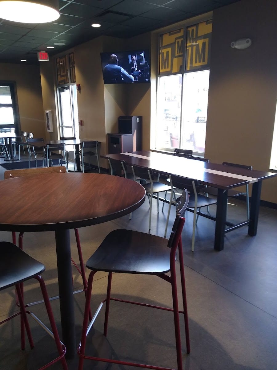 MAX'S BISTRO, photo 3