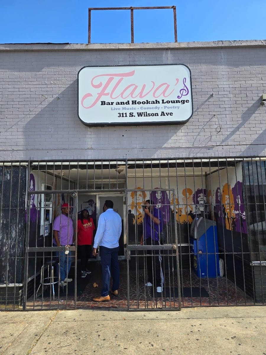 Flava’s Bar and Lounge