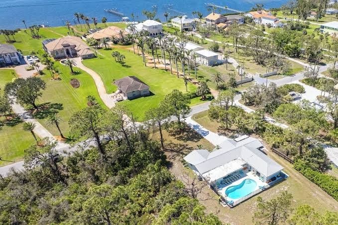 NEW 3BR Home with Pool, Hot Tub, Cafe, Minutes to Venice and Englewood Beaches, photo 3