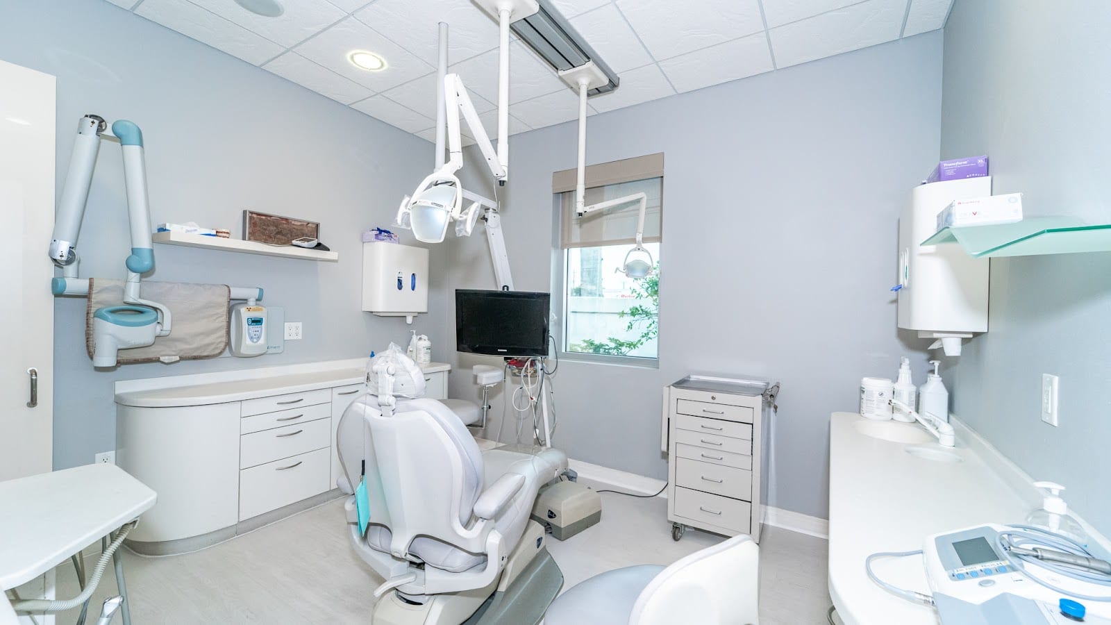Ryan C. Taylor Periodontics & Dental Implants