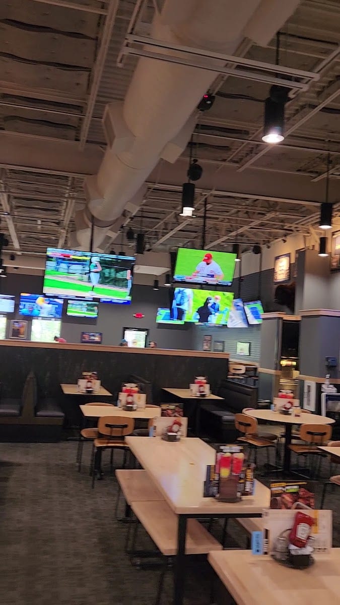 Buffalo Wild Wings, photo 3