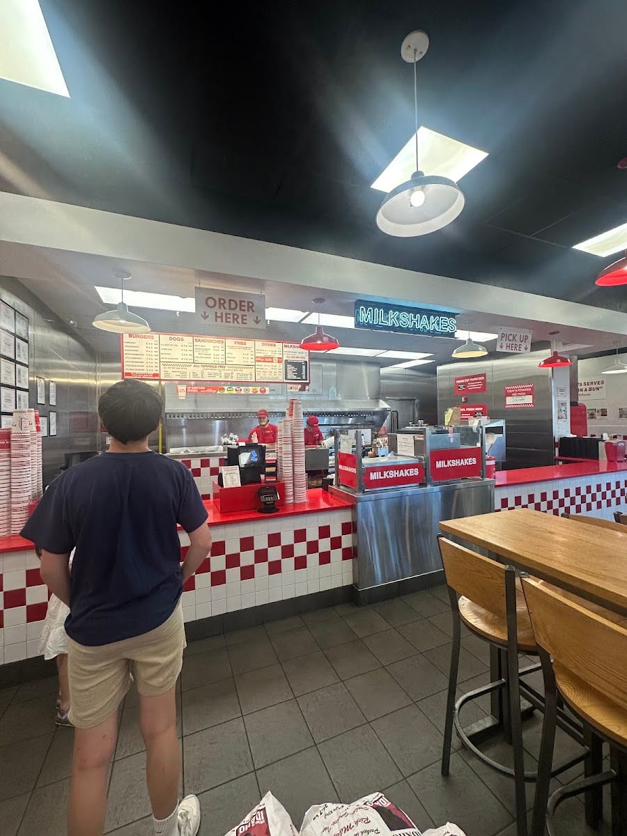 Five Guys, photo 4