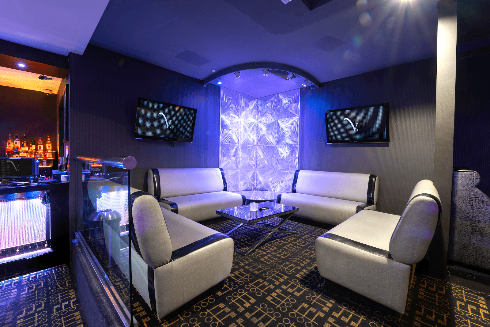 Venue 412, photo 2
