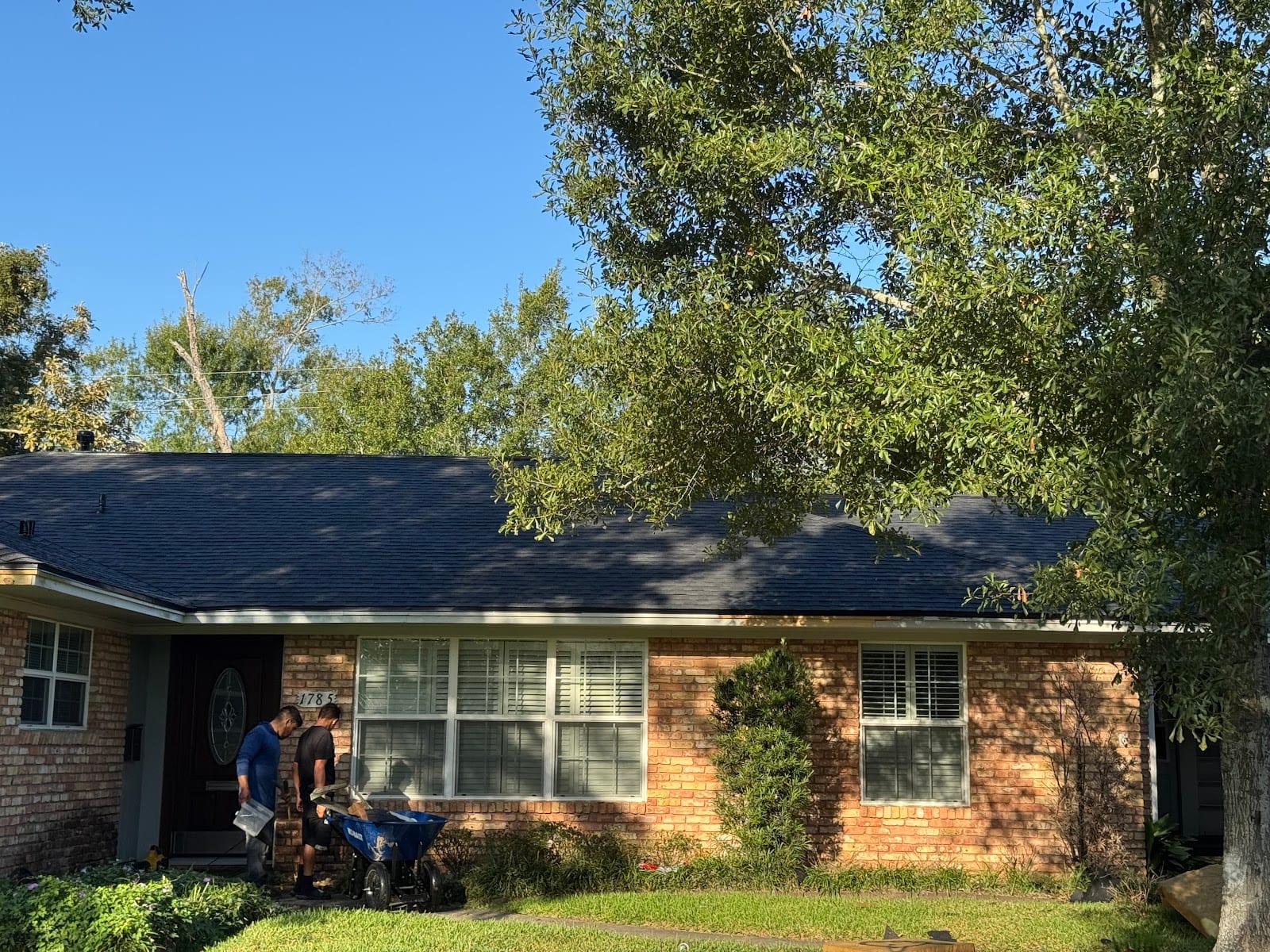 M&M Roofing, Siding & Windows - Beaumont