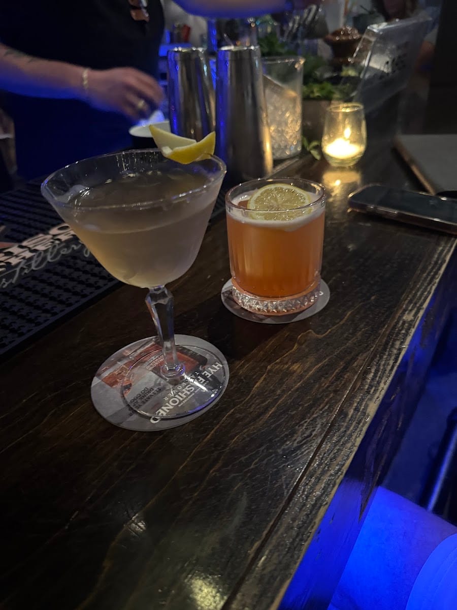 Dive Cocktail Den, photo 3
