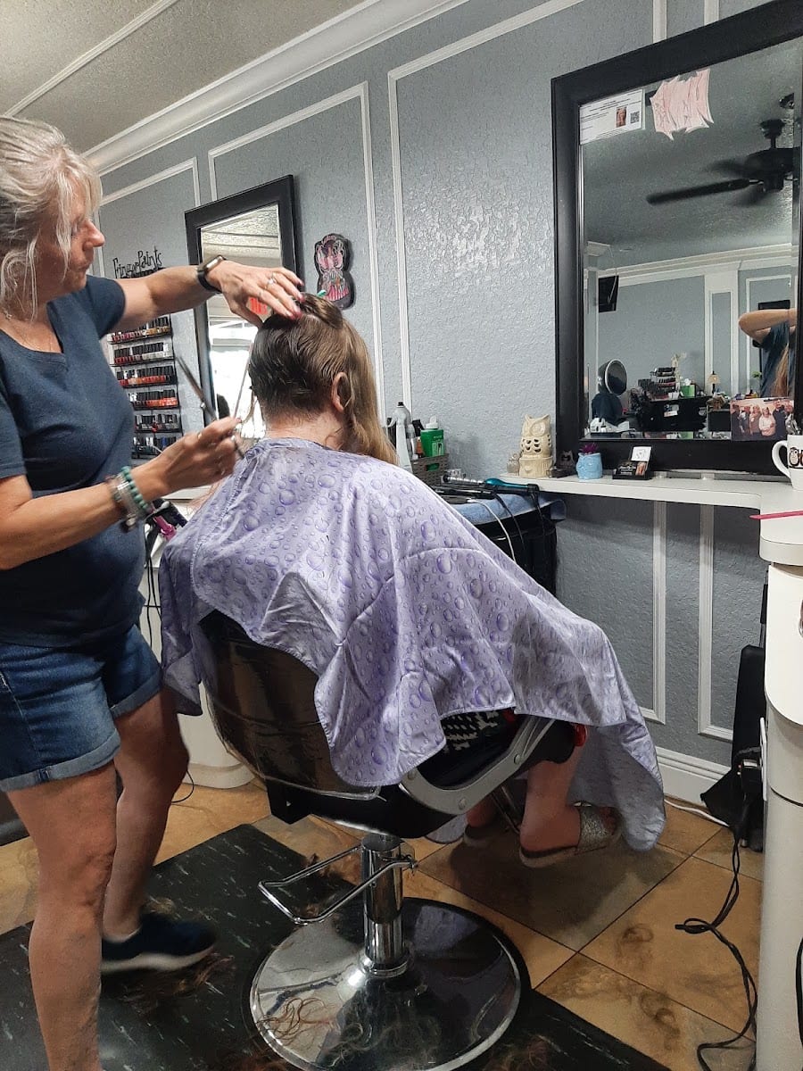 Luann's Hair & Nails, photo 2