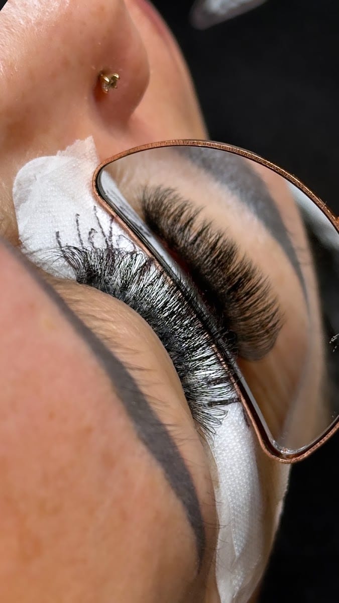 Rebel Lash, photo 3