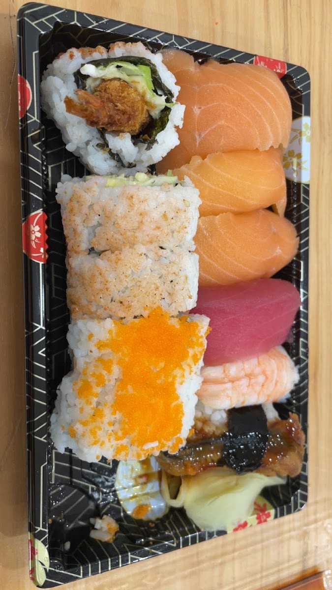iKU Sushi & Bento
