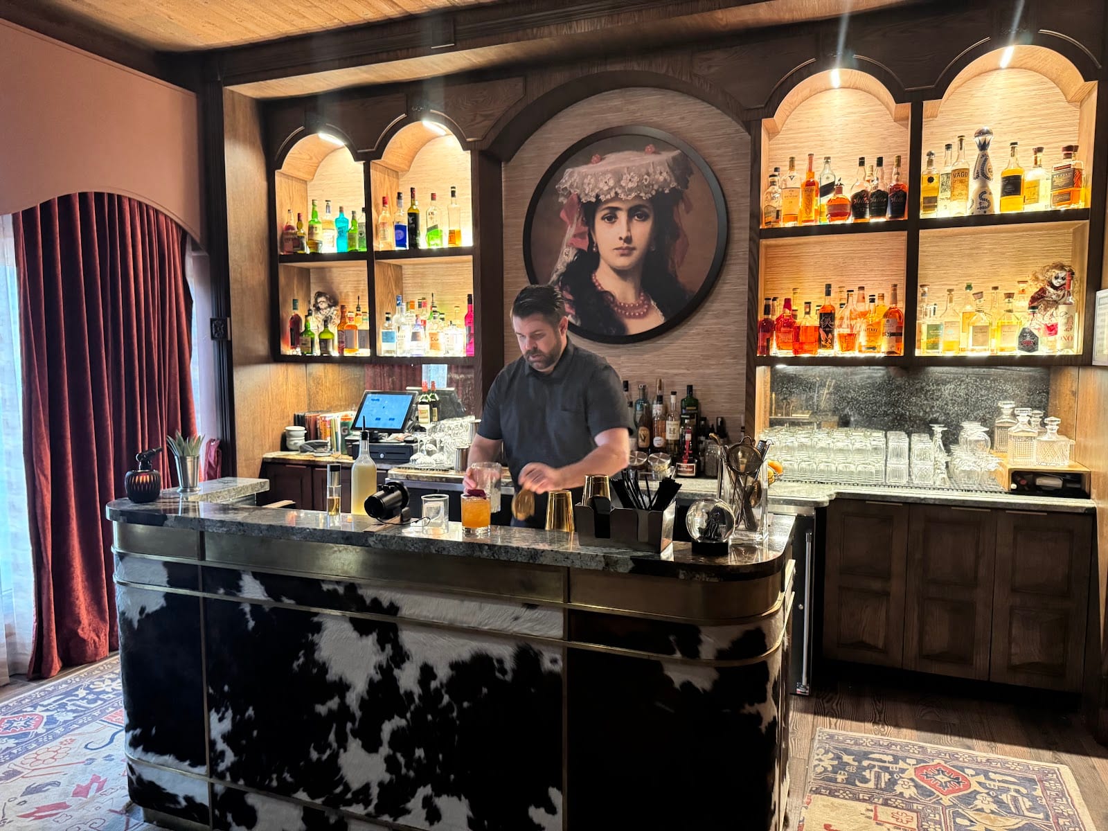 The Madam, photo 4