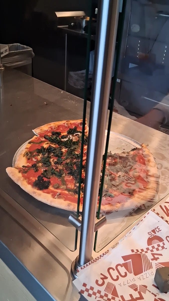 WHOLE SLVCE Pizza, photo 3