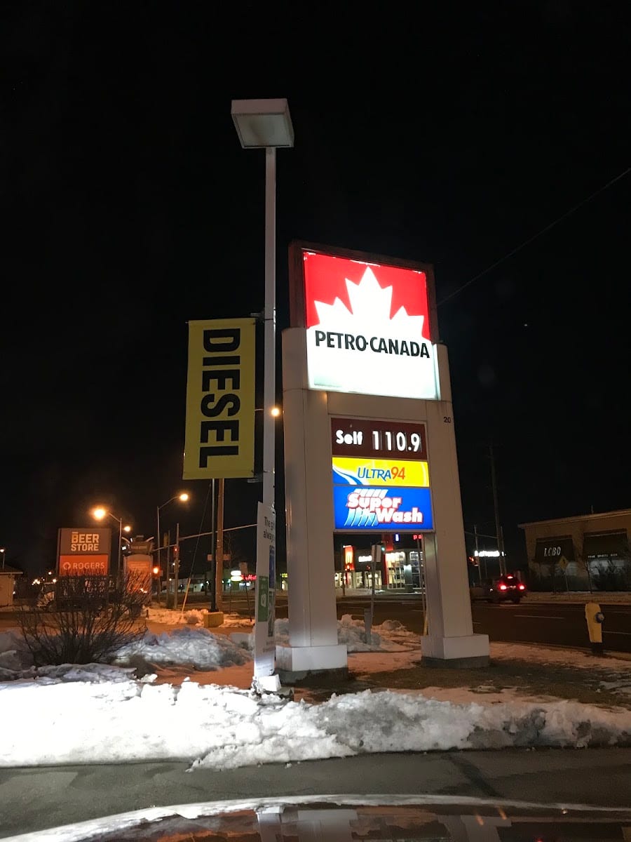 Petro-Canada & Car Wash, photo 4