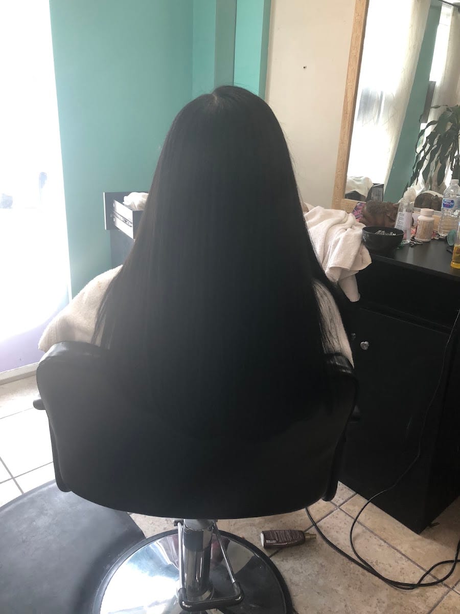 La Lily Beauty Bar