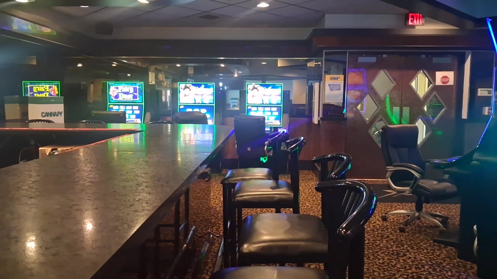 Lux nightclub and casino, photo 3