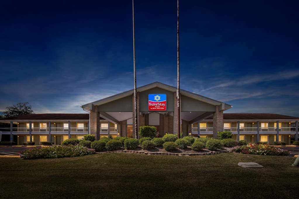 Holiday Inn Express & Suites Beaumont NW Parkdale Mall by IHG