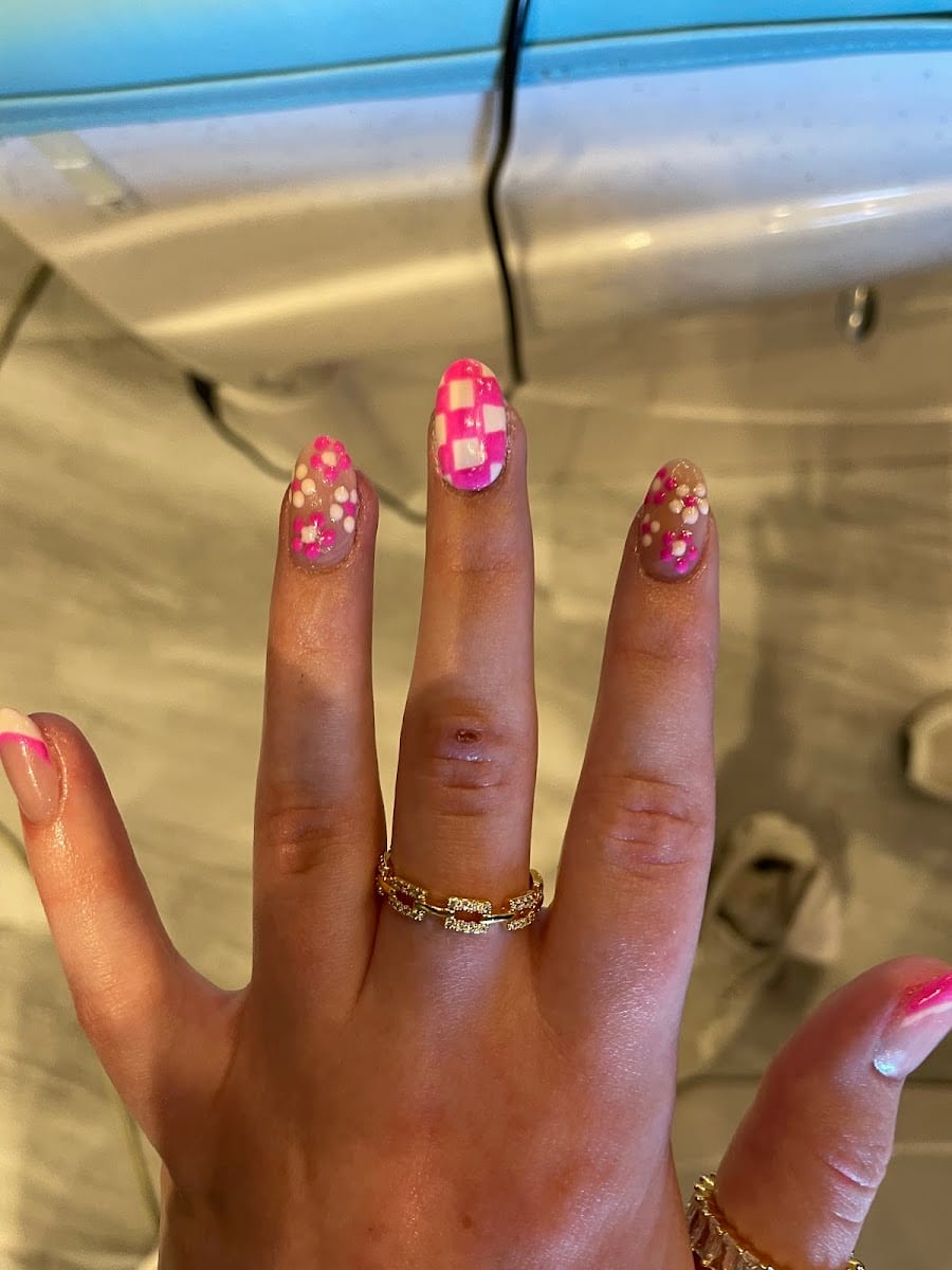 Mr. & Mrs. Nails & Spa Madison, photo 3